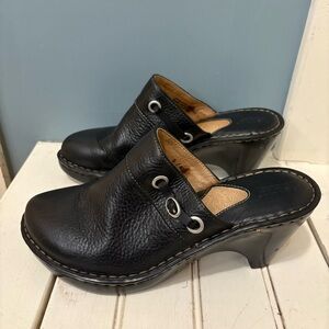 Black Leather Born clog style!
